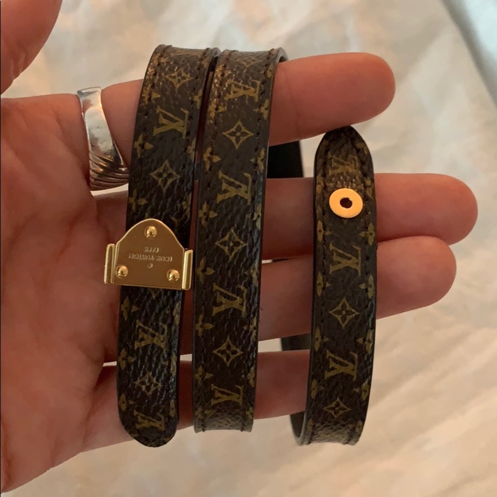 Louise Vuitton woman bracelet 100% authentic
